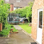 Swinb Apartment, With King Size Bed, Free Wifi And Free Parking